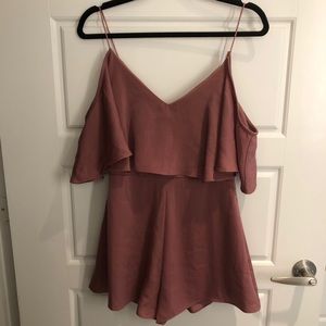 Lulu’s Cold Shoulder Romper - M